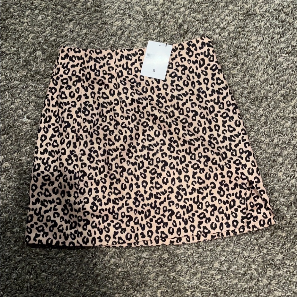 Forever 21 Cheetah print skirt